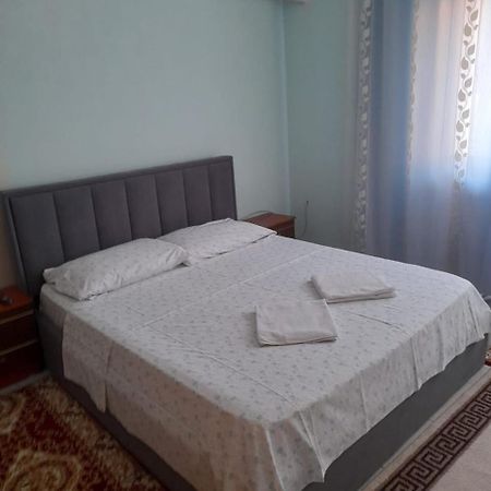 Hotel Luli City Center Durrës Exteriör bild
