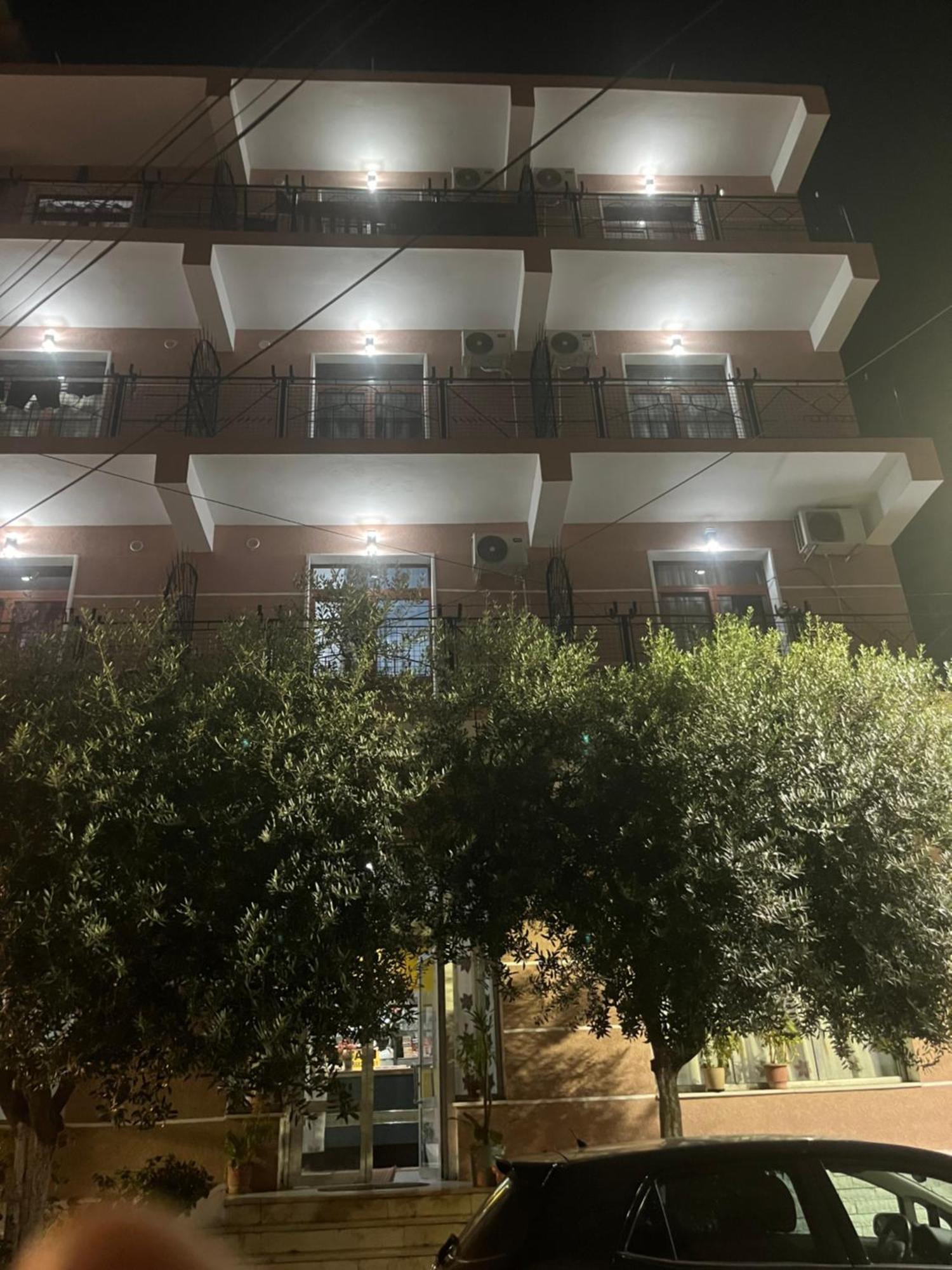 Hotel Luli City Center Durrës Exteriör bild