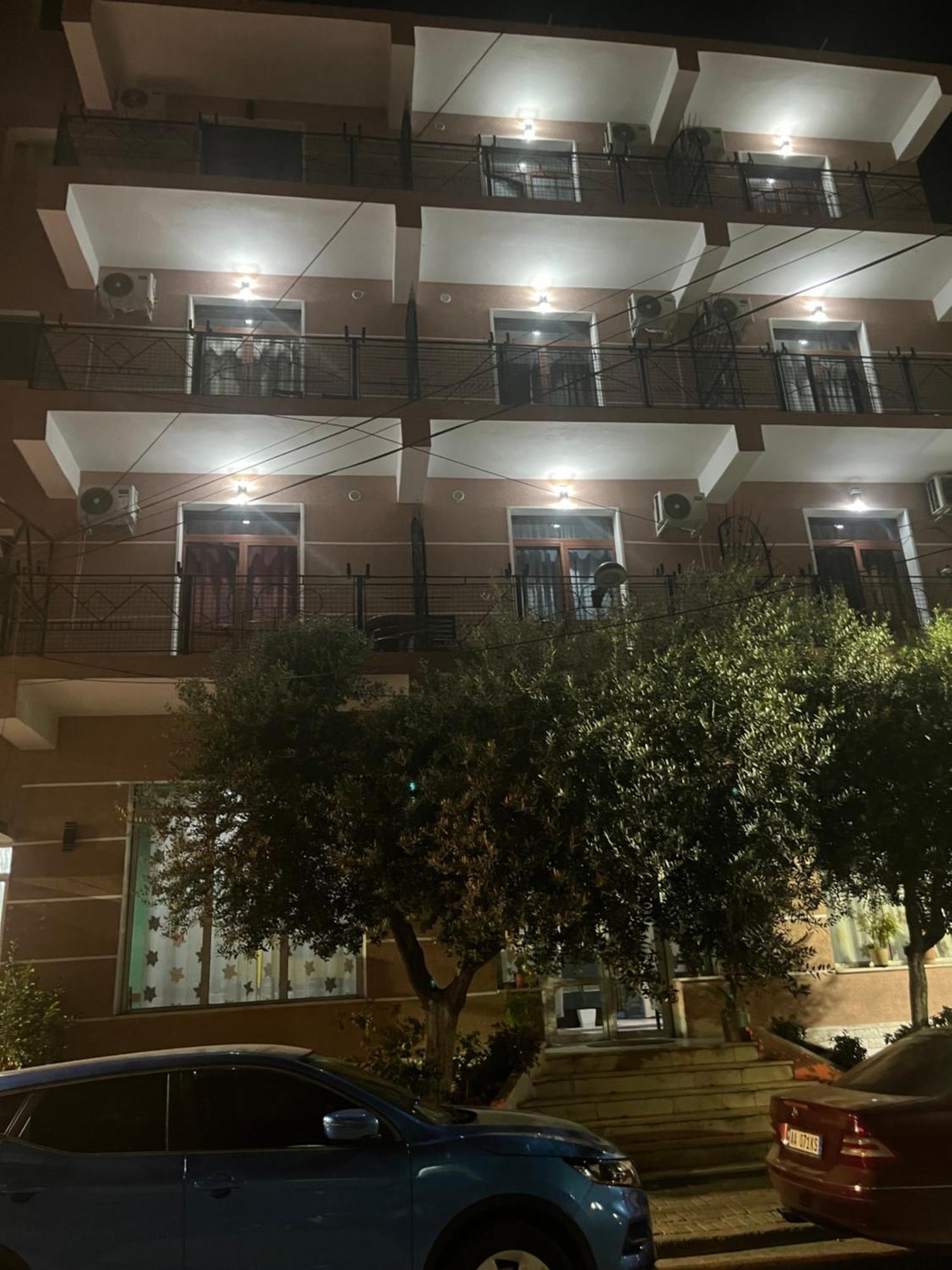 Hotel Luli City Center Durrës Exteriör bild